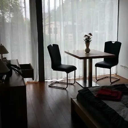 Fremdenzimmer 民宿 *